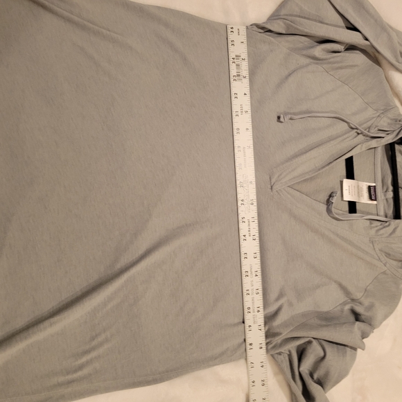 Patagonia Long Sleeve Lightweight Hoodie Women's Size Large - Picture 3 of 6